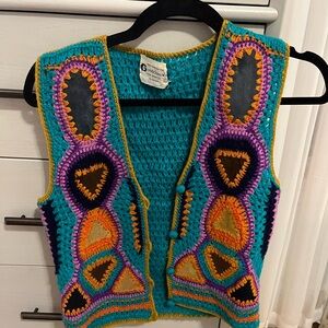 Vintage sweater. So cute! Prob fits XS-M